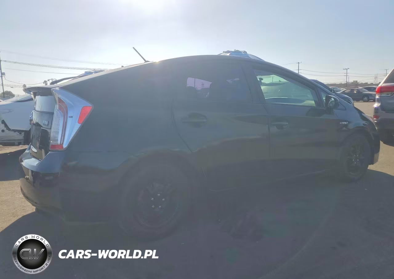 2014 Toyota Prius Two VIN:JTDKN3DUXE1761113 - 3