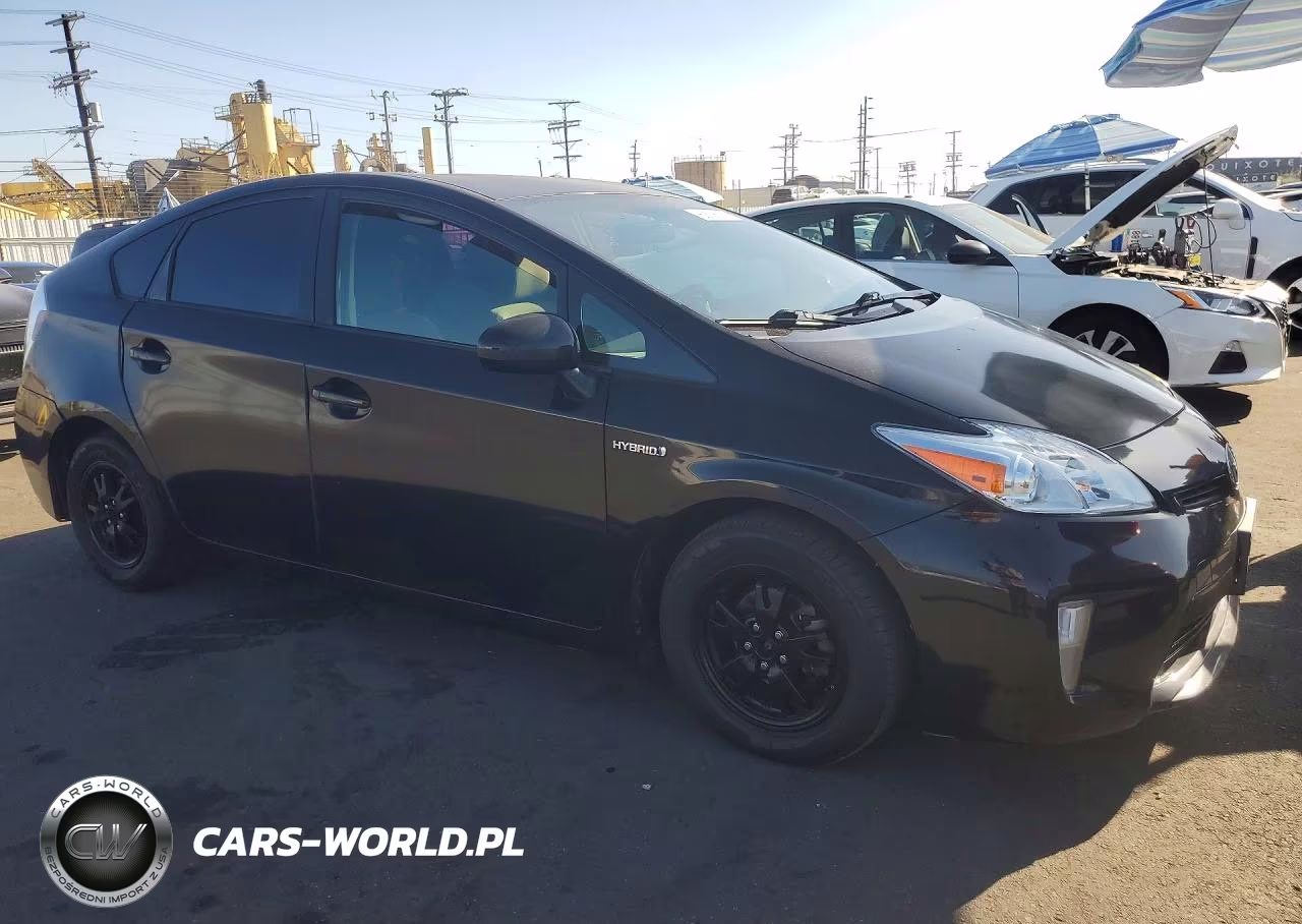 2014 Toyota Prius Two VIN:JTDKN3DUXE1761113 - 4
