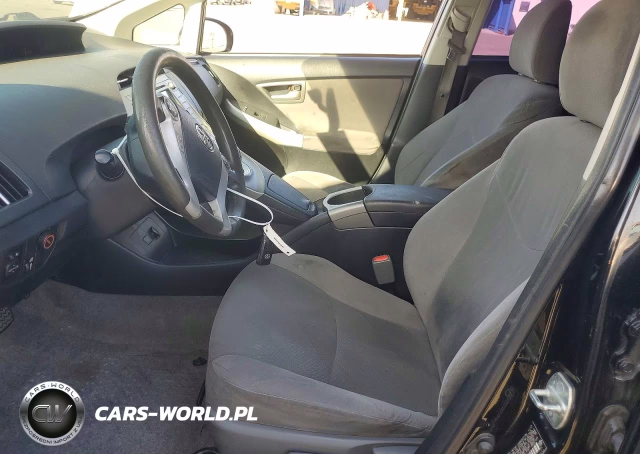 2014 Toyota Prius Two VIN:JTDKN3DUXE1761113 - 7