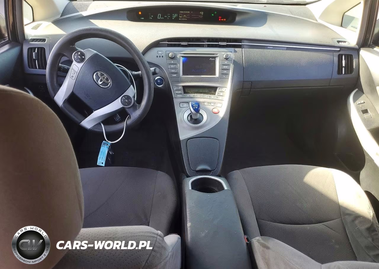 2014 Toyota Prius Two VIN:JTDKN3DUXE1761113 - 8