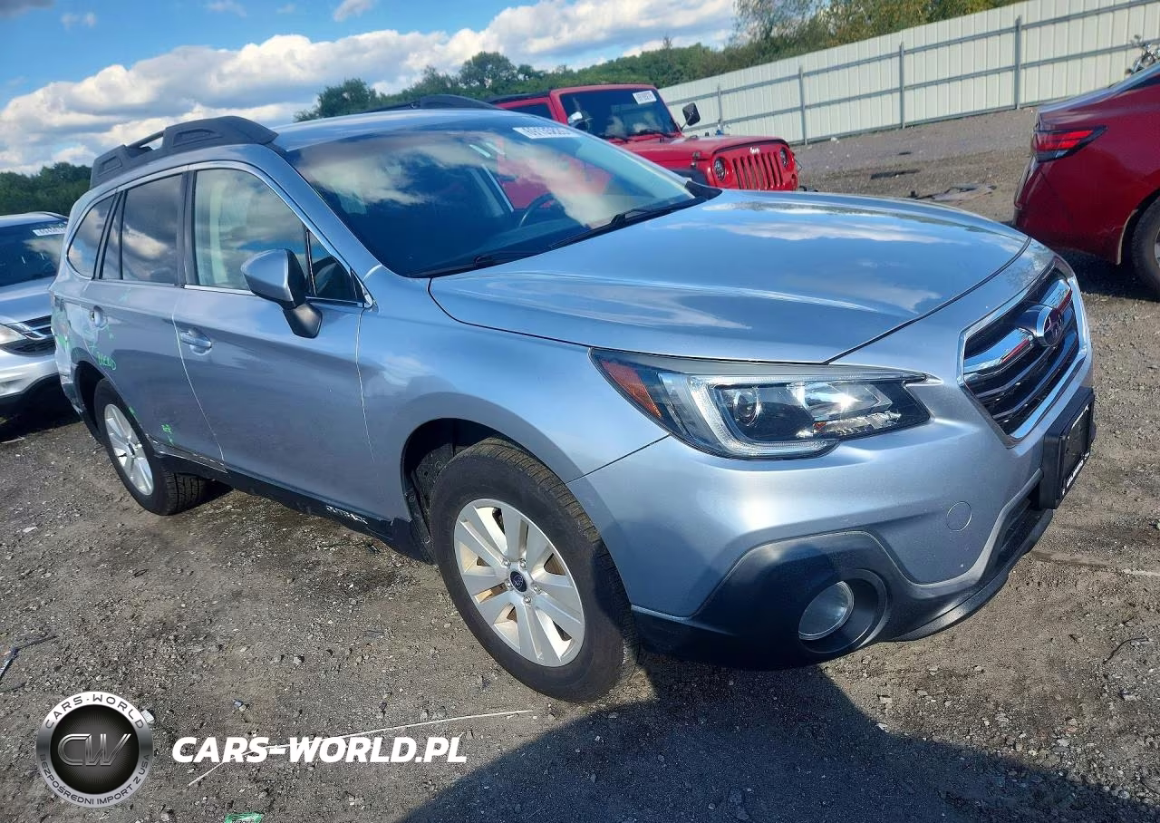 2018 Subaru Outback 2.5I Premium VIN:4S4BSACC6J3277763 - 4