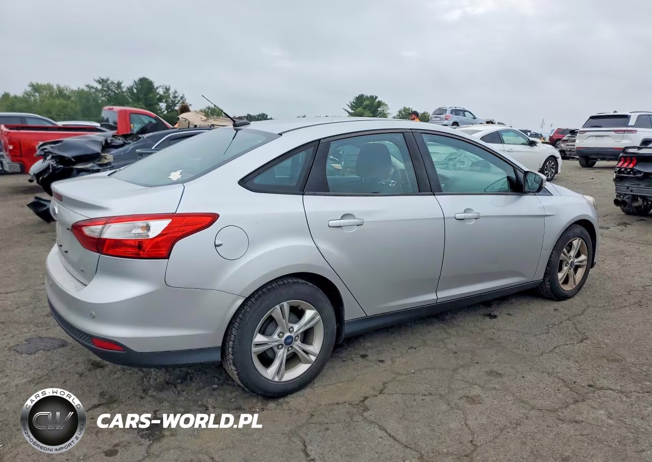 2013 Ford Focus VIN:1FADP3F24DL218864 - 3
