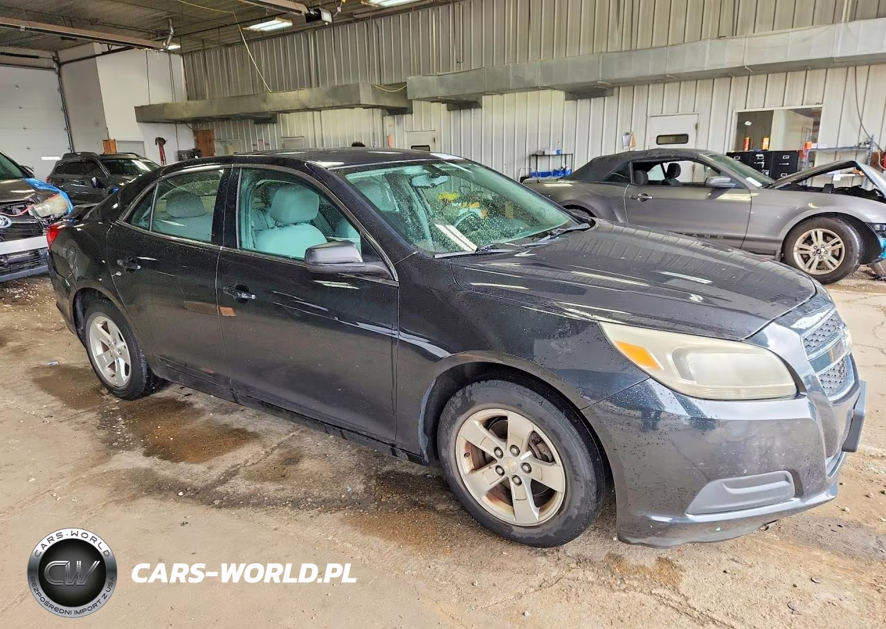 2013 Chevrolet Malibu Ls VIN:1G11B5SA2DF355068 - 4