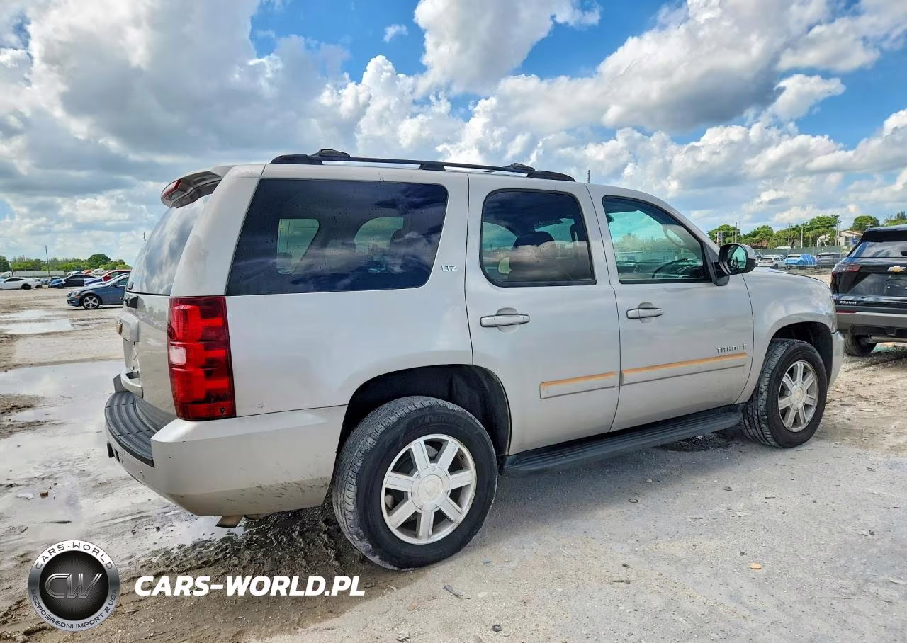 2007 Chevrolet Tahoe C1500 VIN:1GNFC13JX7R256249 - 3