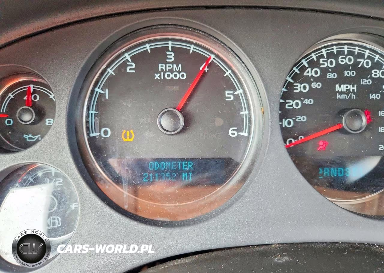 2007 Chevrolet Tahoe C1500 VIN:1GNFC13JX7R256249 - 9
