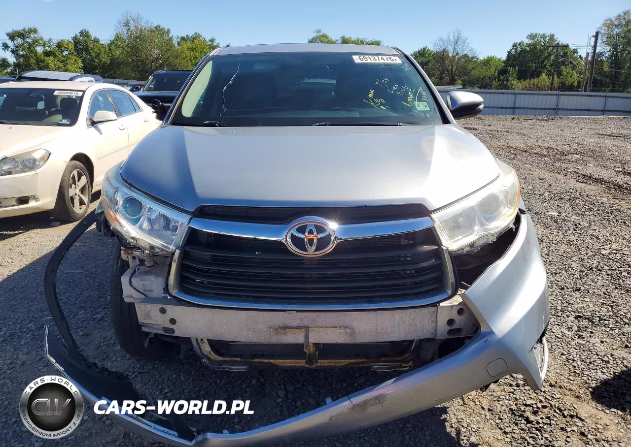 2015 Toyota Highlander Le VIN:5TDBKRFH5FS184104 - 5