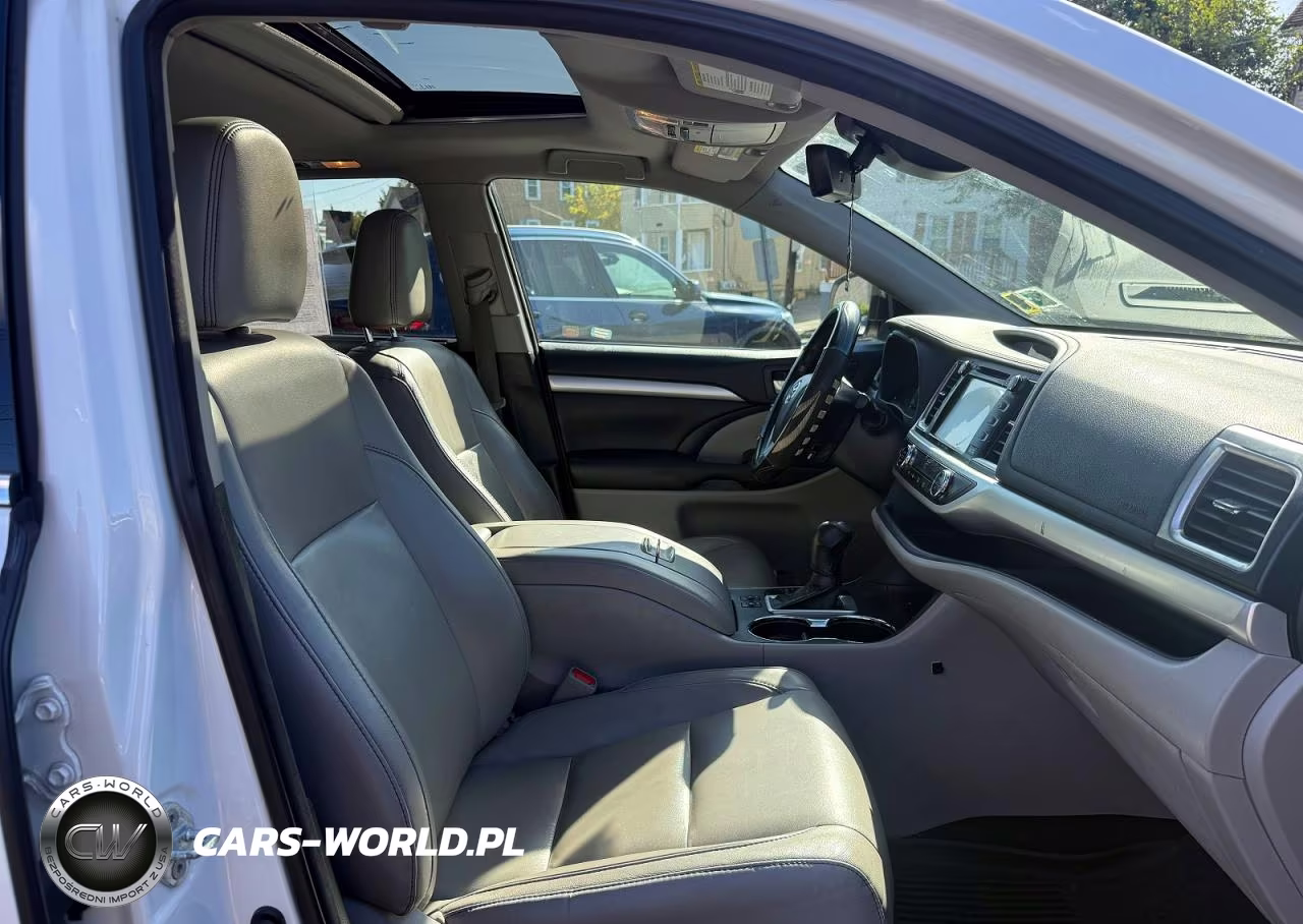 2018 Toyota Highlander Xle VIN:5TDJZRFH2JS808876 - 8