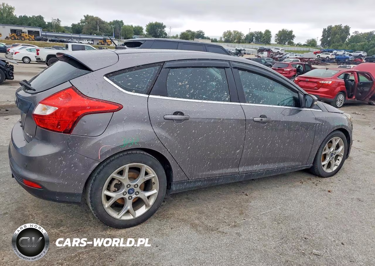 2012 Ford Focus Titanium VIN:1FAHP3N20CL362090 - 3