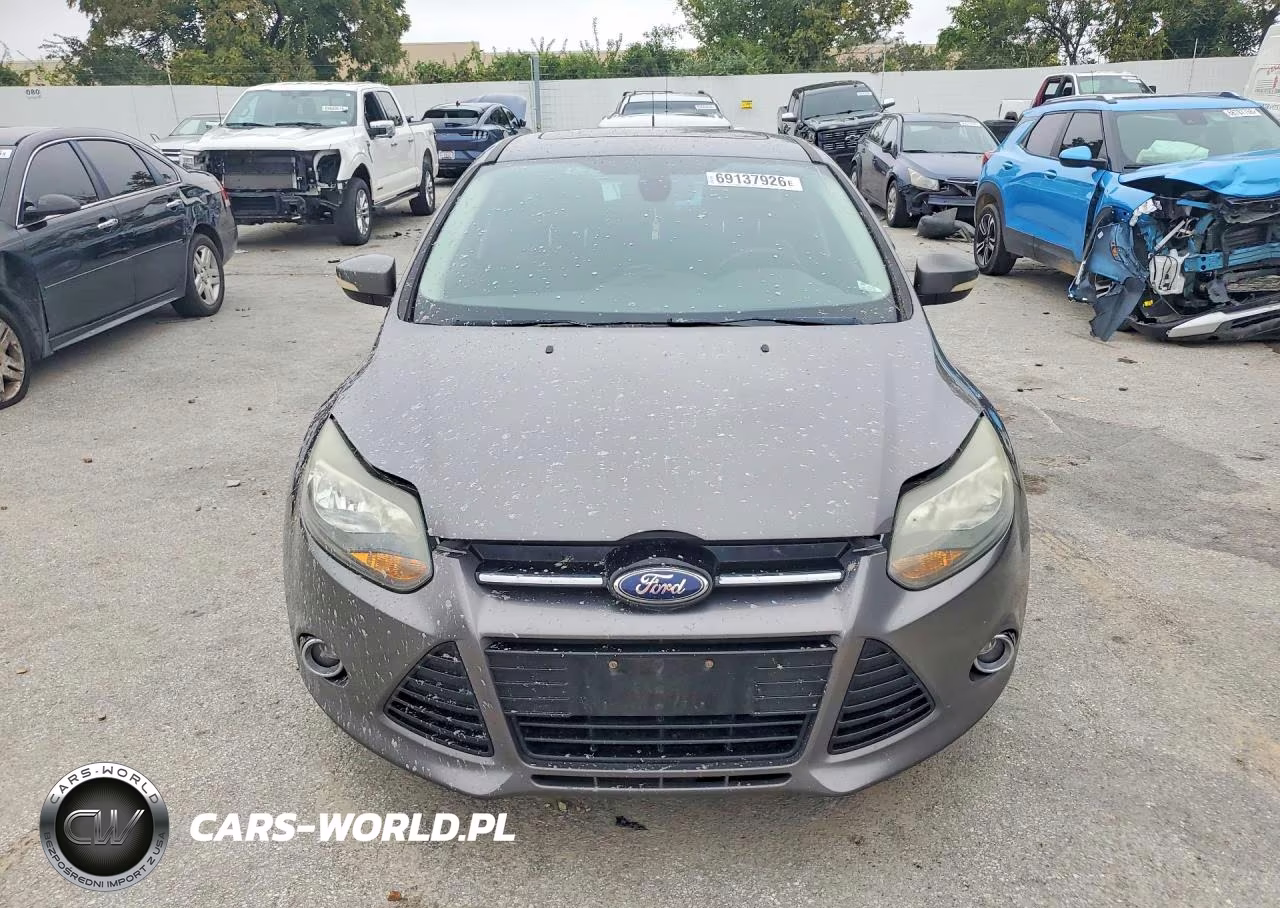 2012 Ford Focus Titanium VIN:1FAHP3N20CL362090 - 5