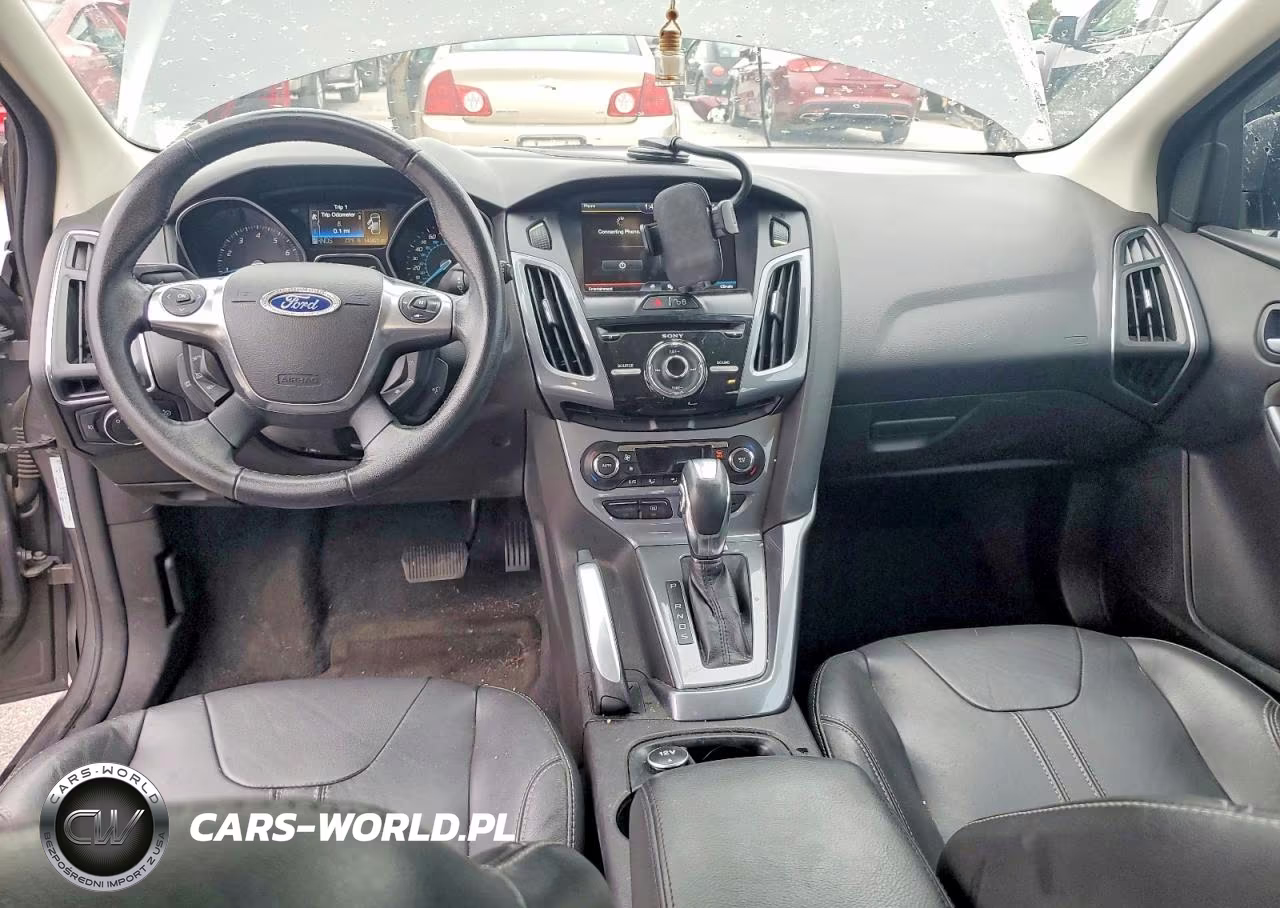 2012 Ford Focus Titanium VIN:1FAHP3N20CL362090 - 8