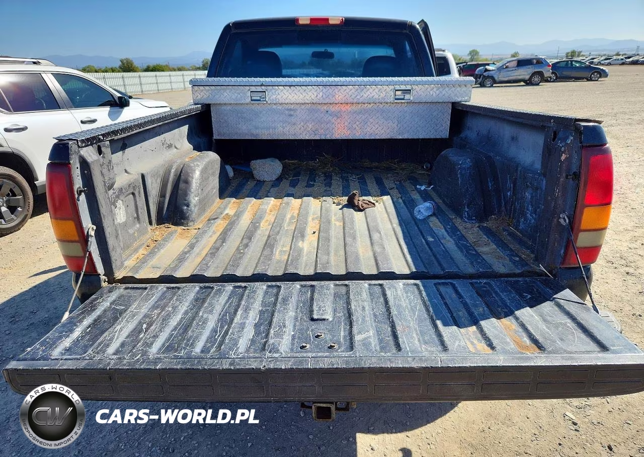 2000 Chevrolet Silverado K1500 VIN:1GCEK14VXYZ352036 - 10