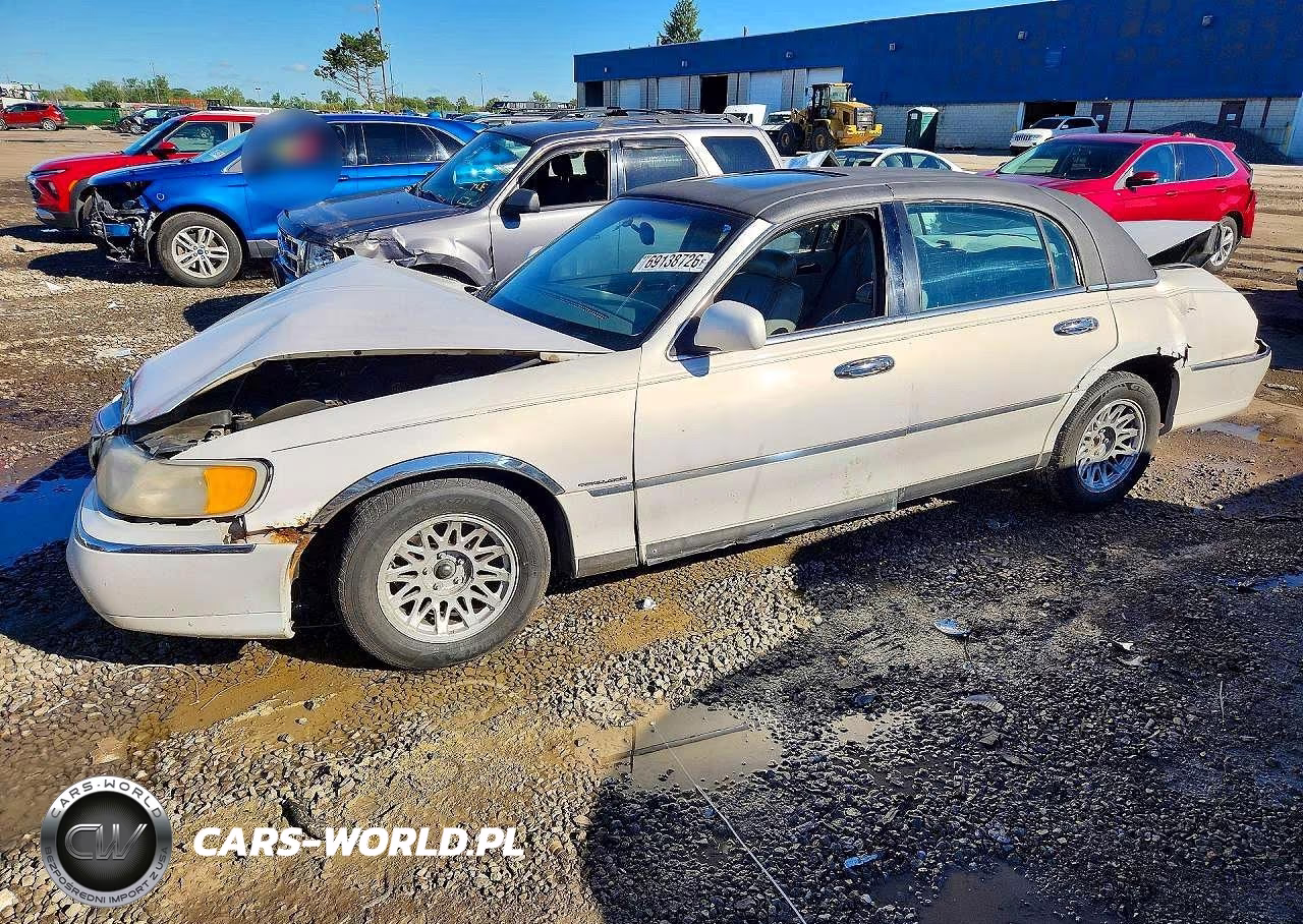 1998 Lincoln Town Car Signature