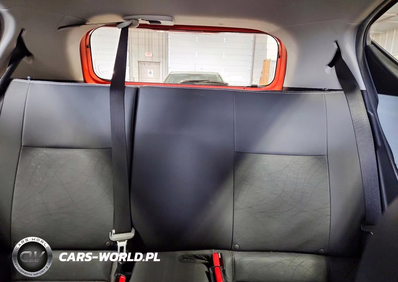 2014 Toyota Prius C Four VIN:JTDKDTB35E1059973 - 10