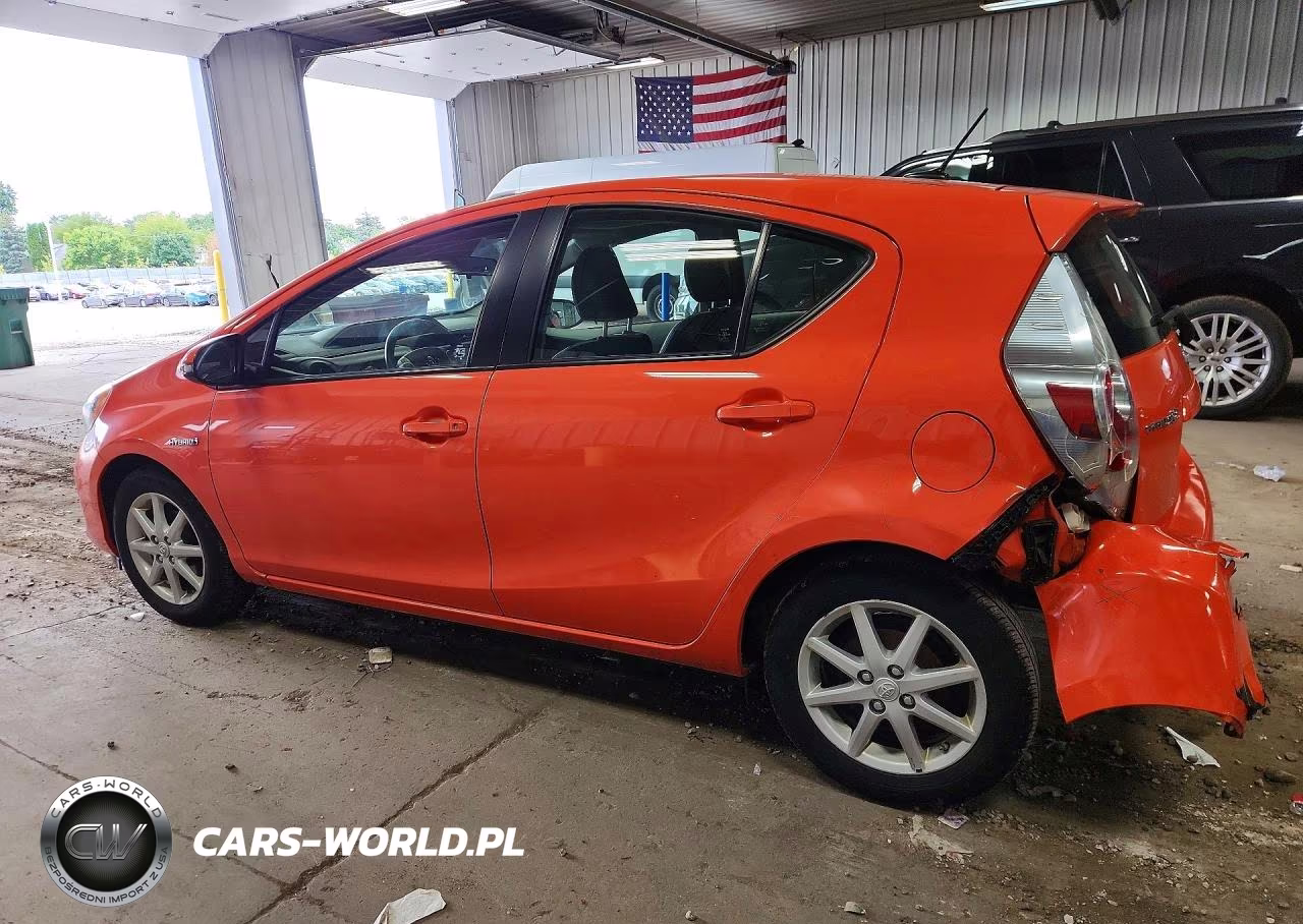 2014 Toyota Prius C Four VIN:JTDKDTB35E1059973 - 2