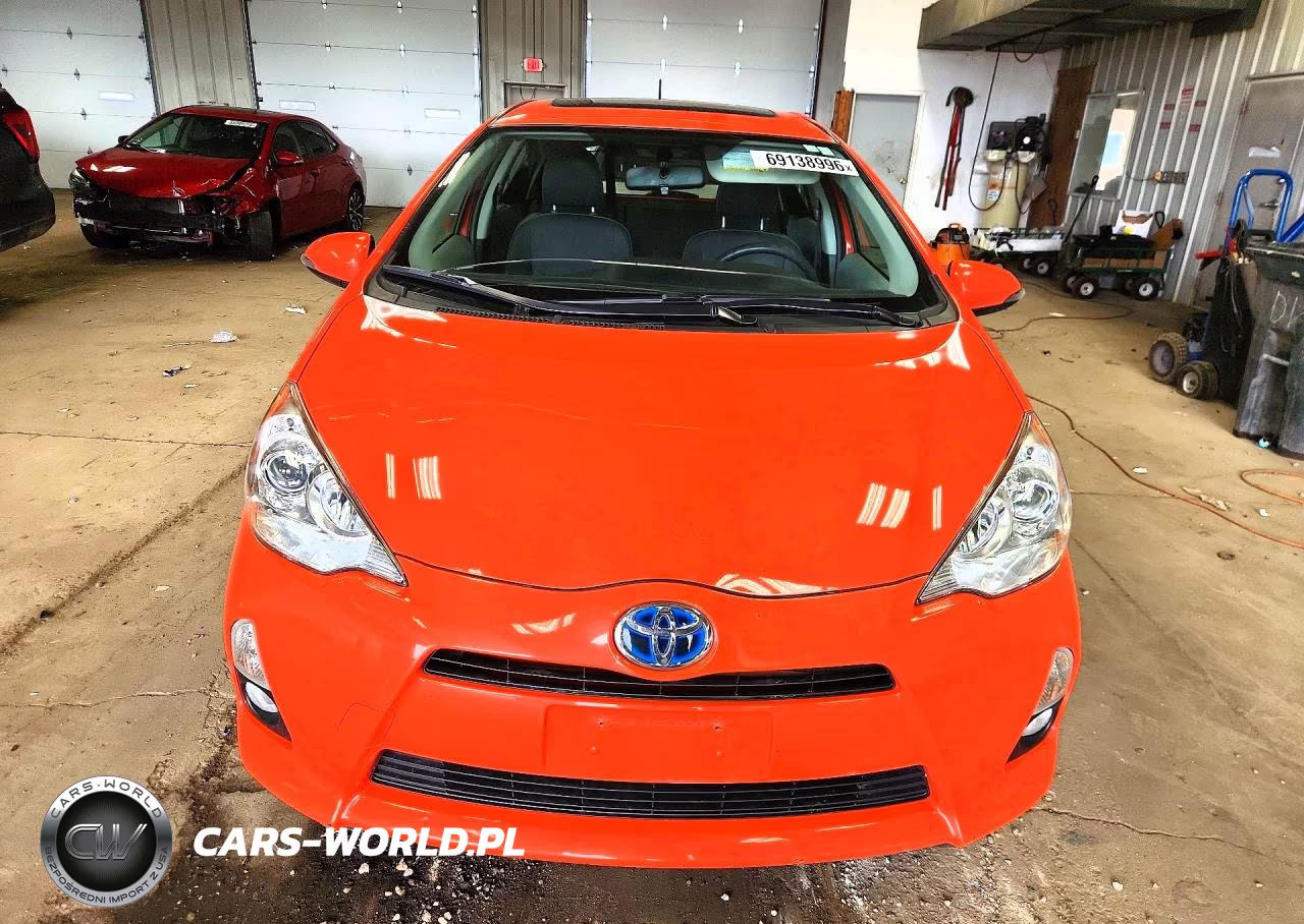 2014 Toyota Prius C Four VIN:JTDKDTB35E1059973 - 5