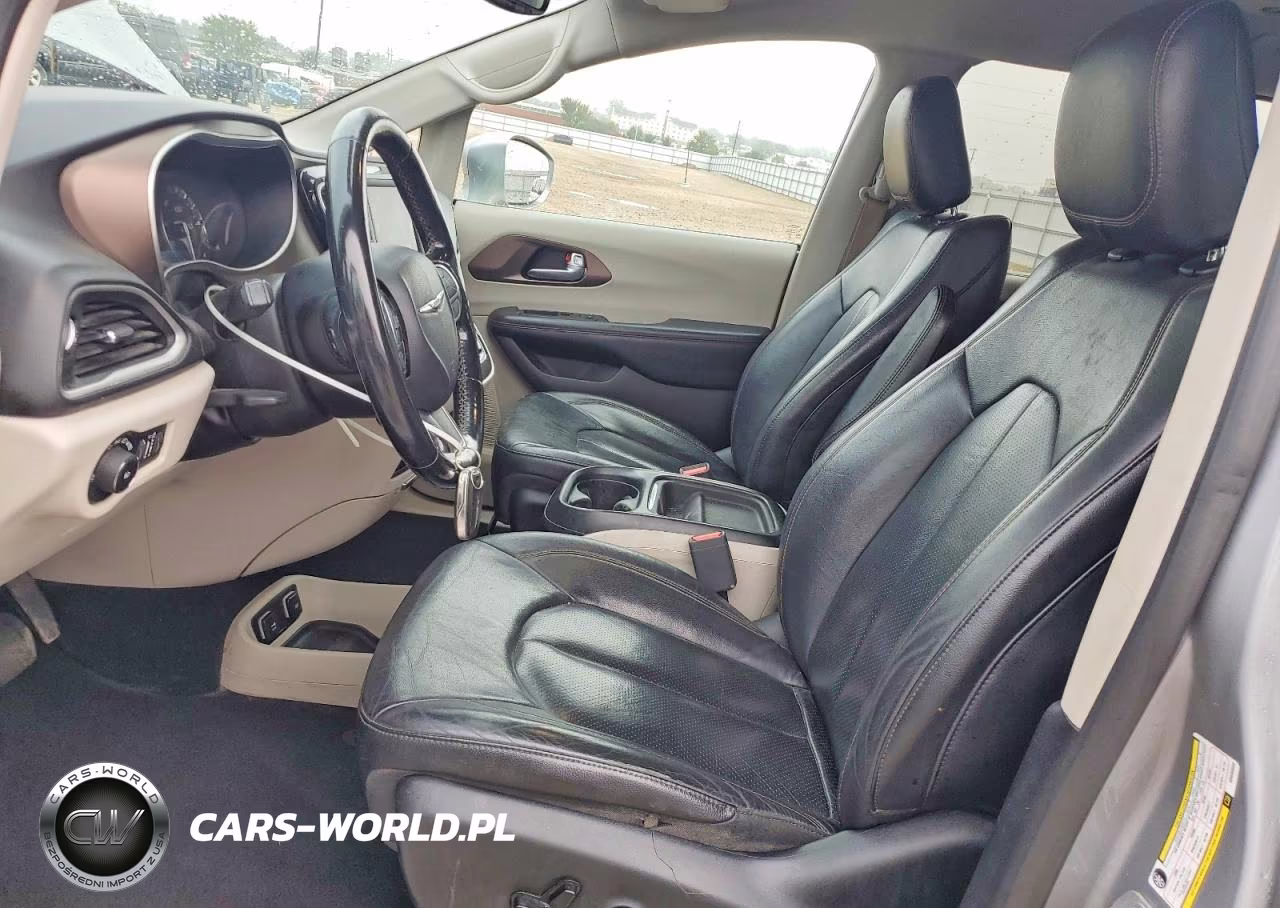 2019 Chrysler Pacifica Touring L VIN:2C4RC1BGXKR680593 - 7