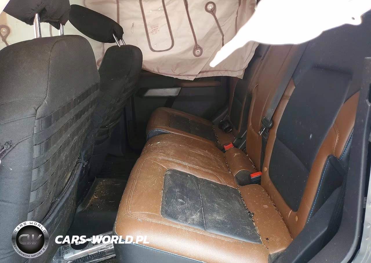 2022 Ford Bronco Base VIN:1FMEE5DP5NLB44026 - 11