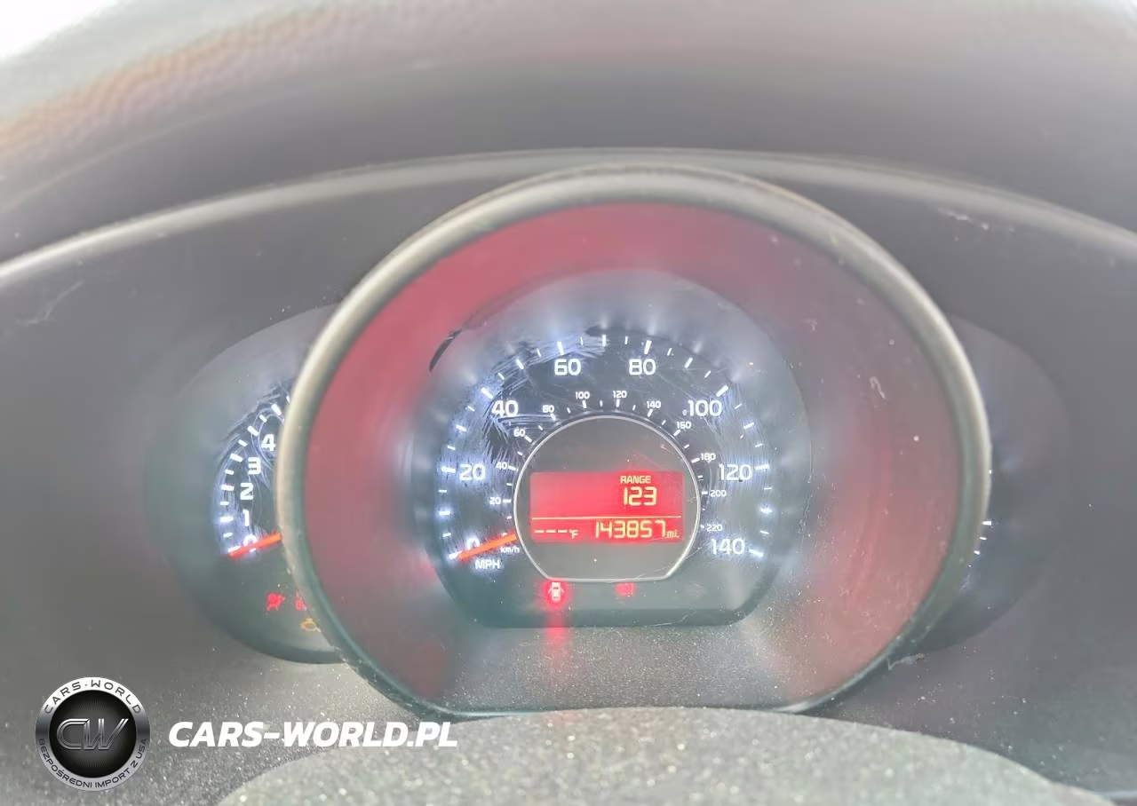2016 Kia Soul + VIN:KNDJP3A55G7372706 - 9