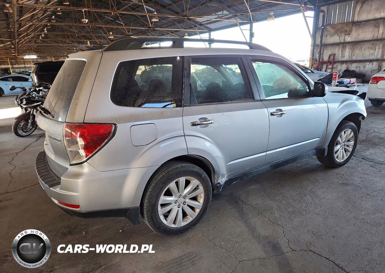 2013 Subaru Forester 2.5X Premium VIN:JF2SHADC7DH442004 - 3