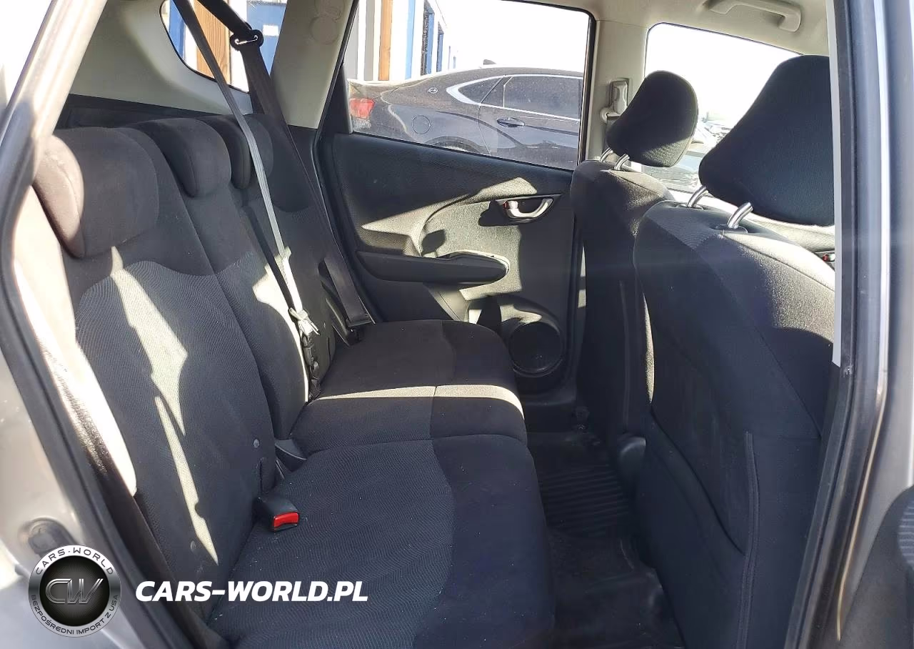 2010 Honda Fit Sport VIN:JHMGE8H48AC005886 - 10