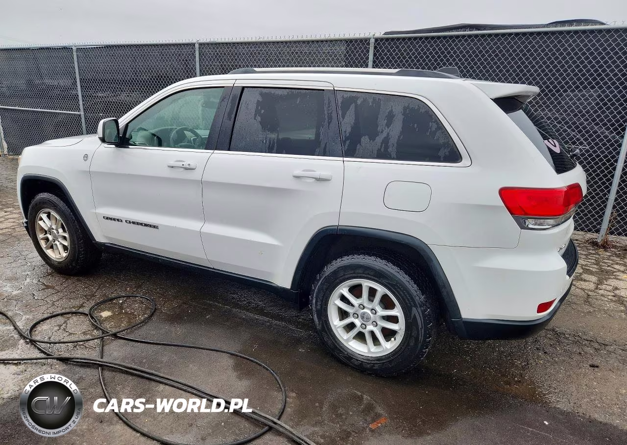 2018 Jeep Grand Cherokee Laredo VIN:1C4RJFAG7JC303716 - 2