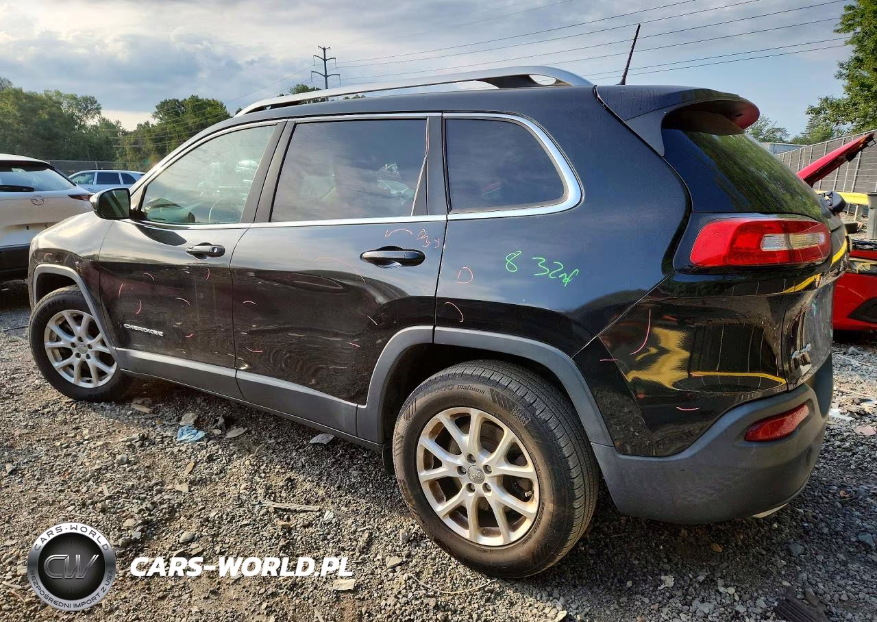 2016 Jeep Cherokee Latitude VIN:1C4PJMCSXGW120590 - 2