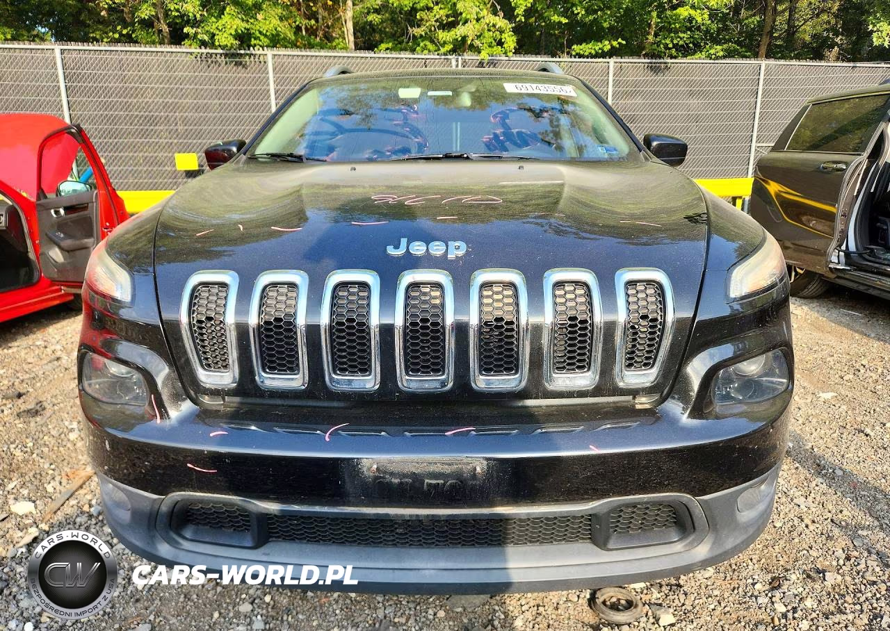 2016 Jeep Cherokee Latitude VIN:1C4PJMCSXGW120590 - 5