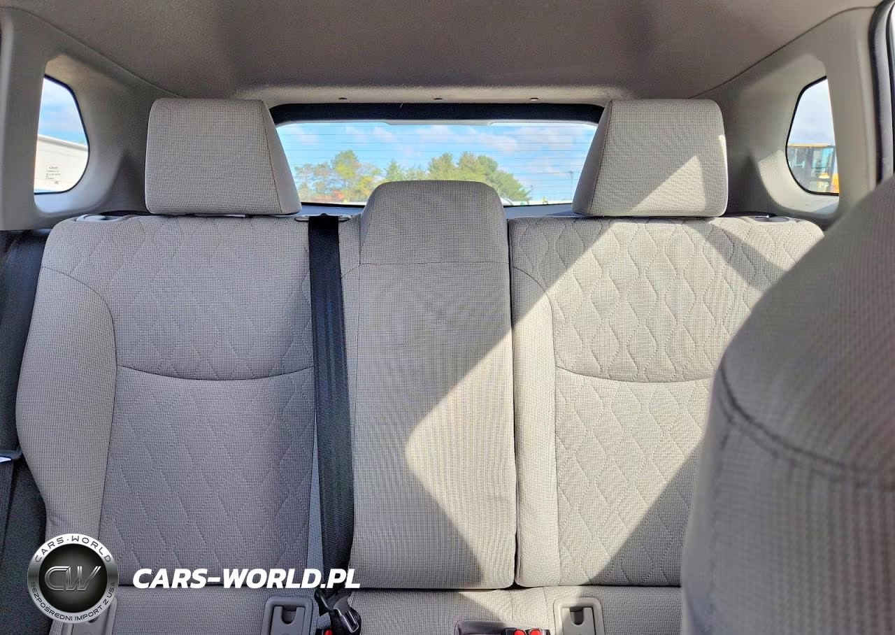 2022 Toyota Corolla Cross L VIN:7MUAAABG8NV011226 - 10