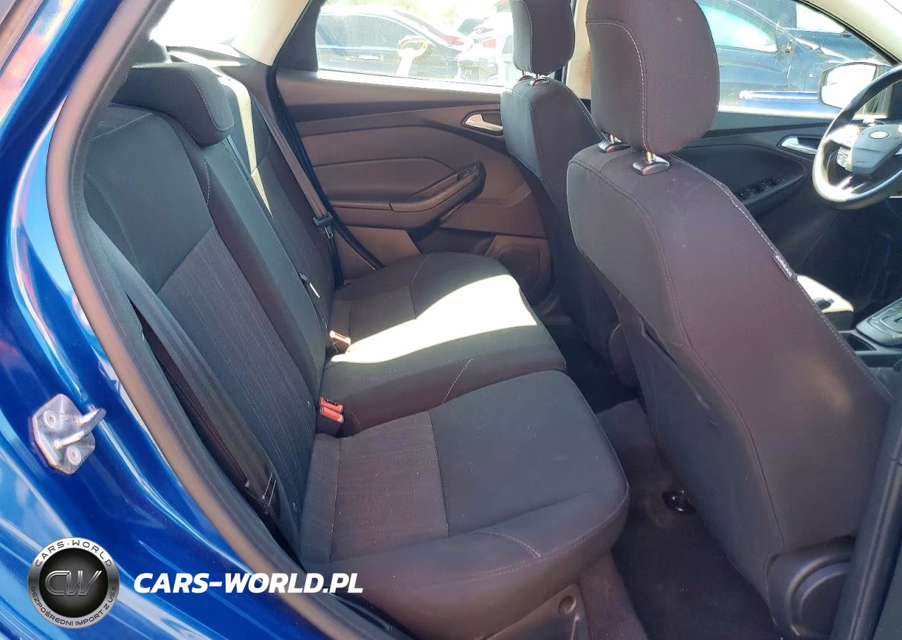 2018 Ford Focus Se VIN:1FADP3K29JL315298 - 10