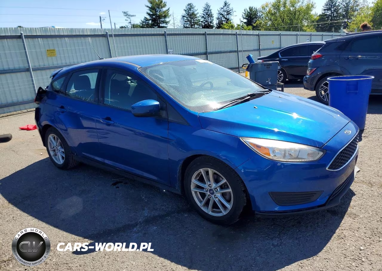 2018 Ford Focus Se VIN:1FADP3K29JL315298 - 4