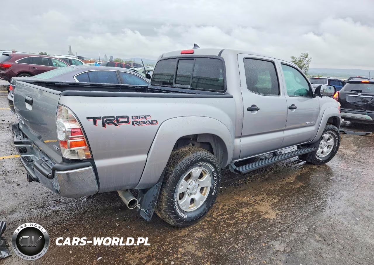 2014 Toyota Tacoma Double Cab VIN:3TMLU4EN3EM150315 - 3