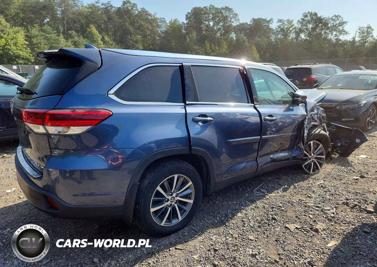 2019 Toyota Highlander Xle VIN:5TDJZRFH0KS739414 - 3