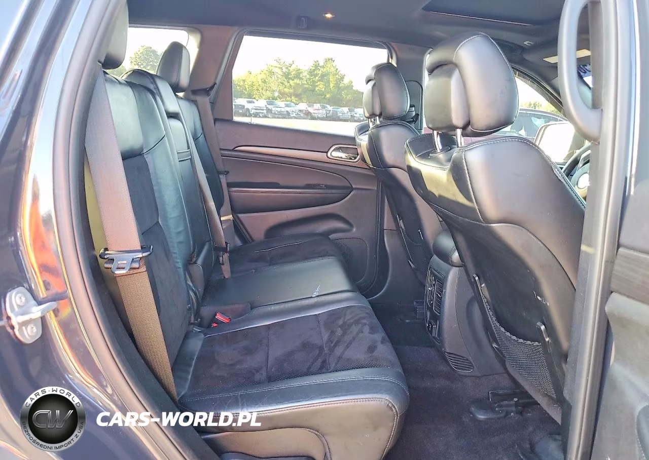 2018 Jeep Grand Cherokee Laredo VIN:1C4RJFAG9JC235936 - 11