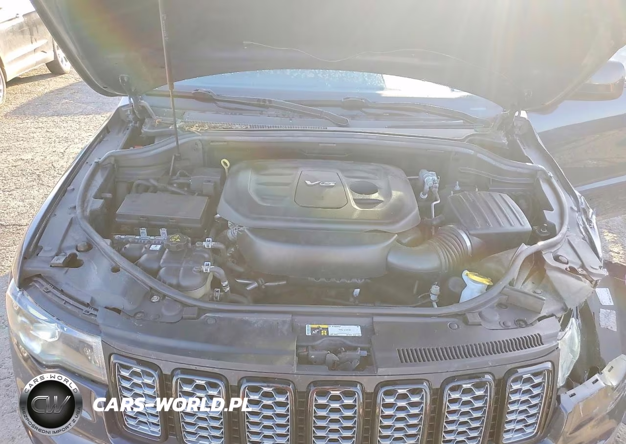2018 Jeep Grand Cherokee Laredo VIN:1C4RJFAG9JC235936 - 12