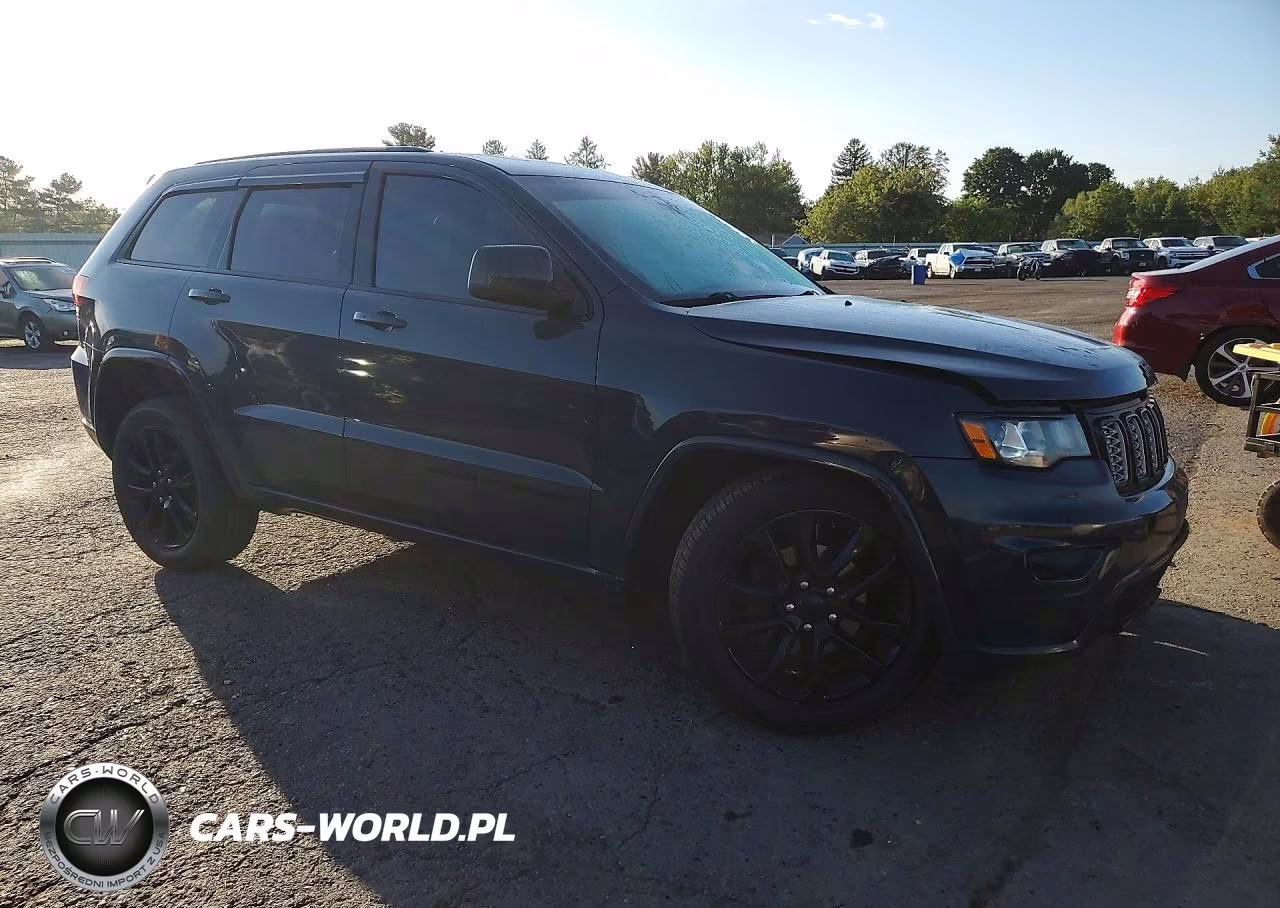 2018 Jeep Grand Cherokee Laredo VIN:1C4RJFAG9JC235936 - 4