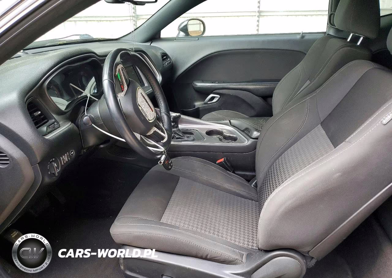 2019 Dodge Challenger Sxt VIN:2C3CDZAG9KH557610 - 7