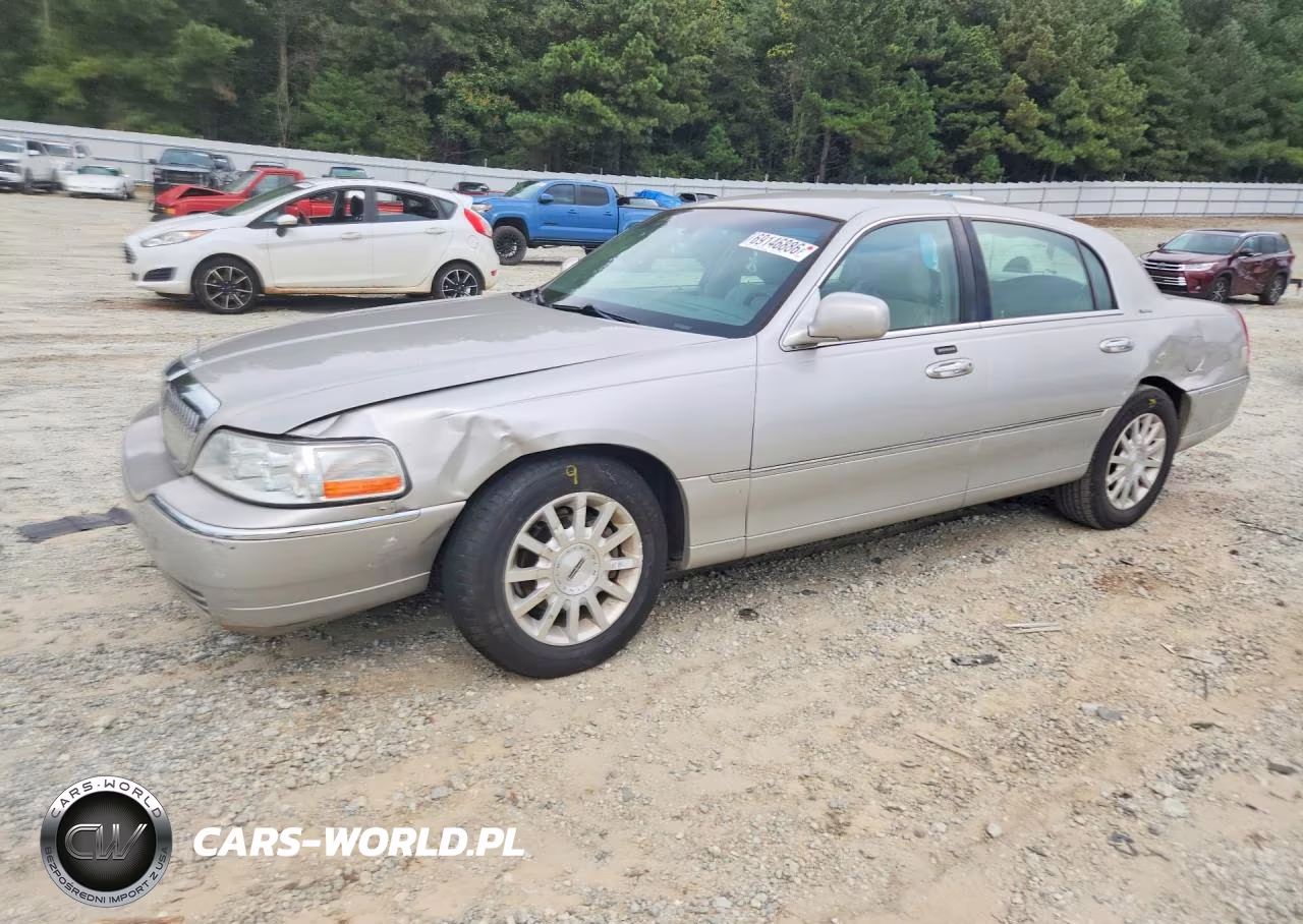 2007 Lincoln Town Car Signature
