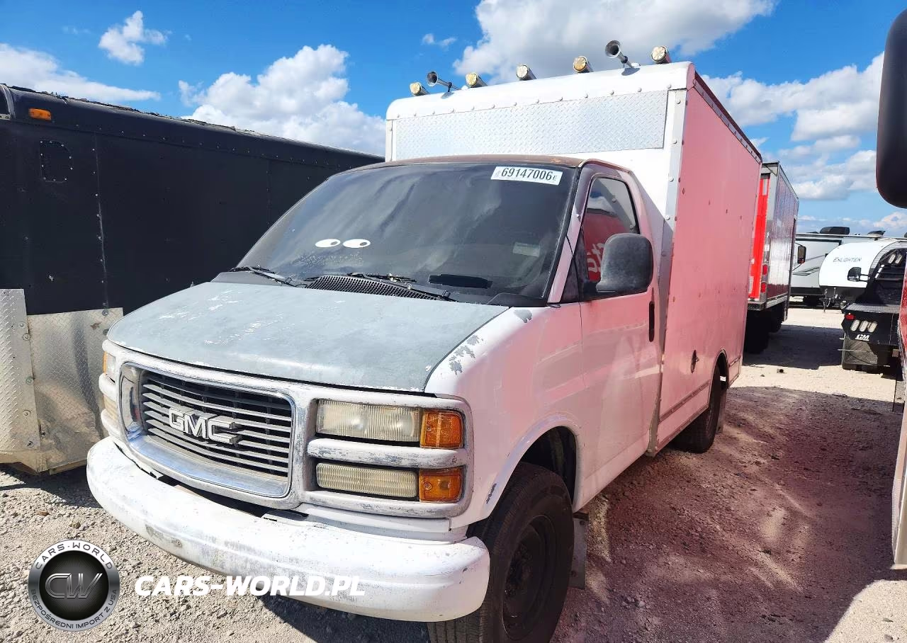 2001 GMC Savana Cutaway G3500
