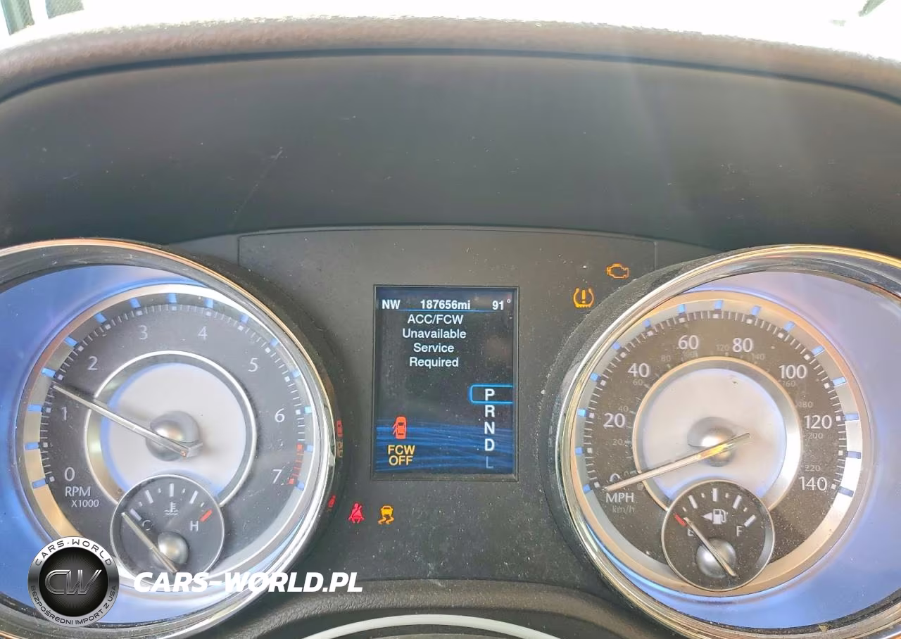 2014 Chrysler 300C VIN:2C3CCAEGXEH340036 - 10