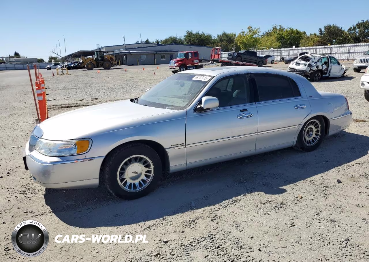 2002 Lincoln Town Car Cartier
