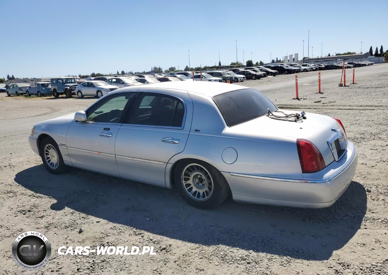 2002 Lincoln Town Car Cartier VIN:1LNHM83W92Y609433 - 2