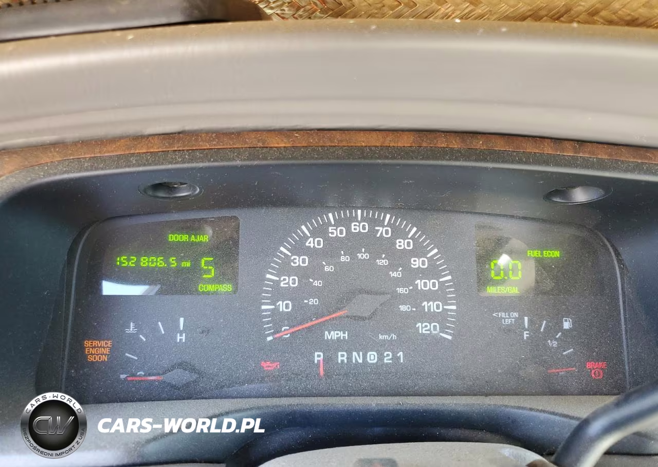 2002 Lincoln Town Car Cartier VIN:1LNHM83W92Y609433 - 9