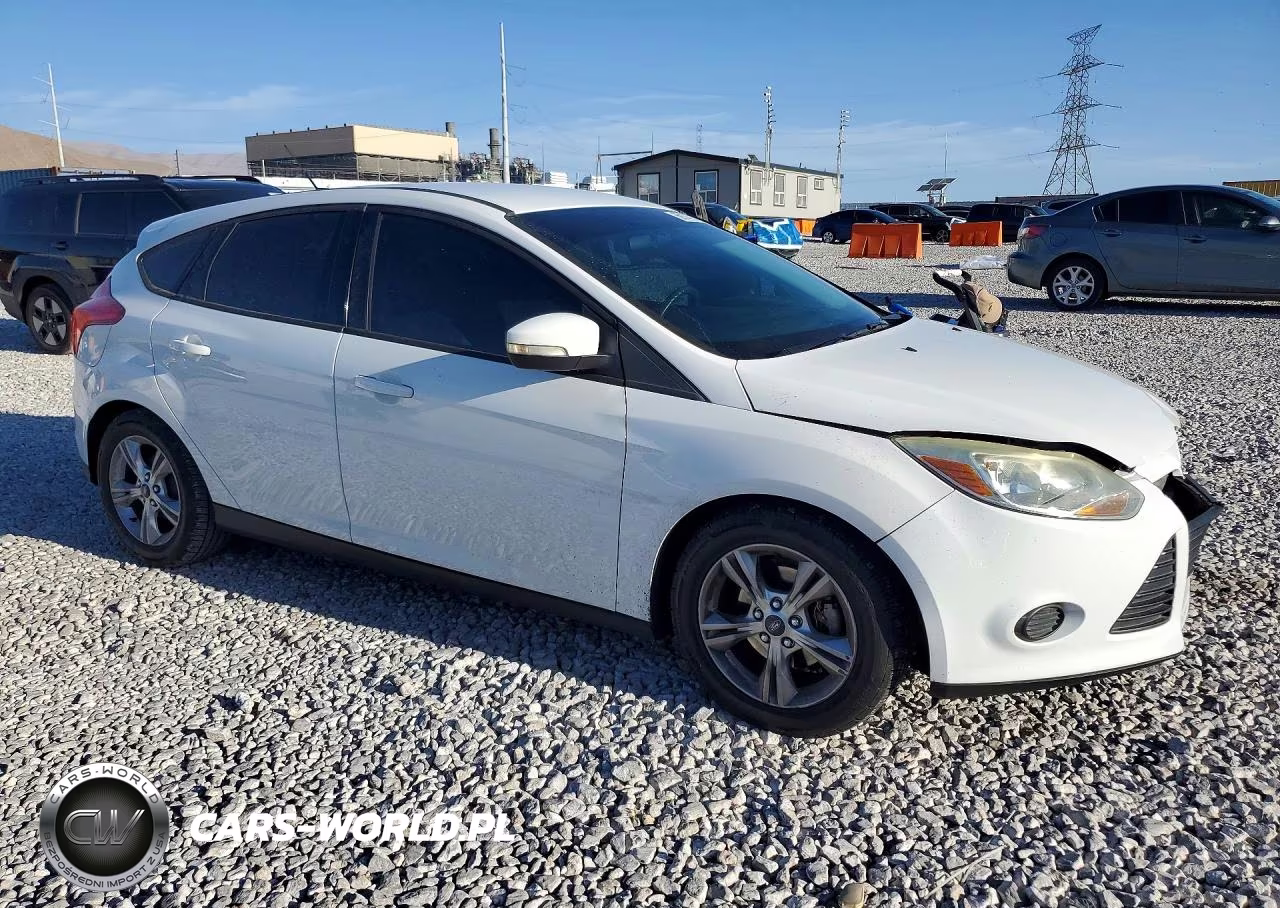 2013 Ford Focus Se VIN:1FADP3K26DL363135 - 4