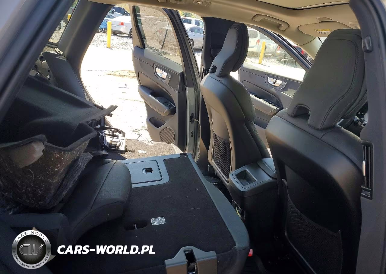 2025 Volvo Xc60 Plus VIN:YV4M12RC3S1074868 - 10