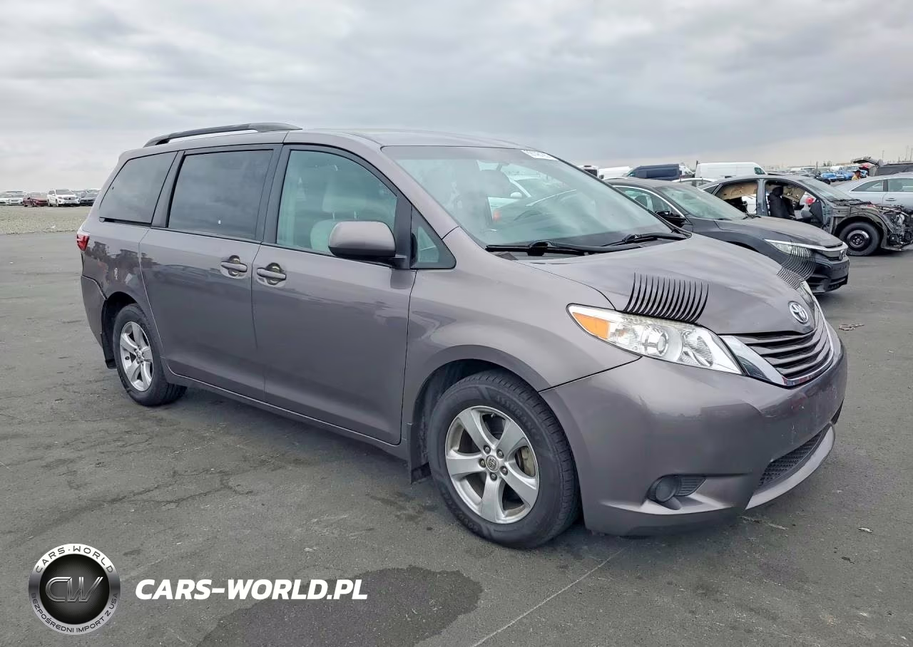 2017 Toyota Sienna Le VIN:5TDKZ3DC2HS776790 - 4
