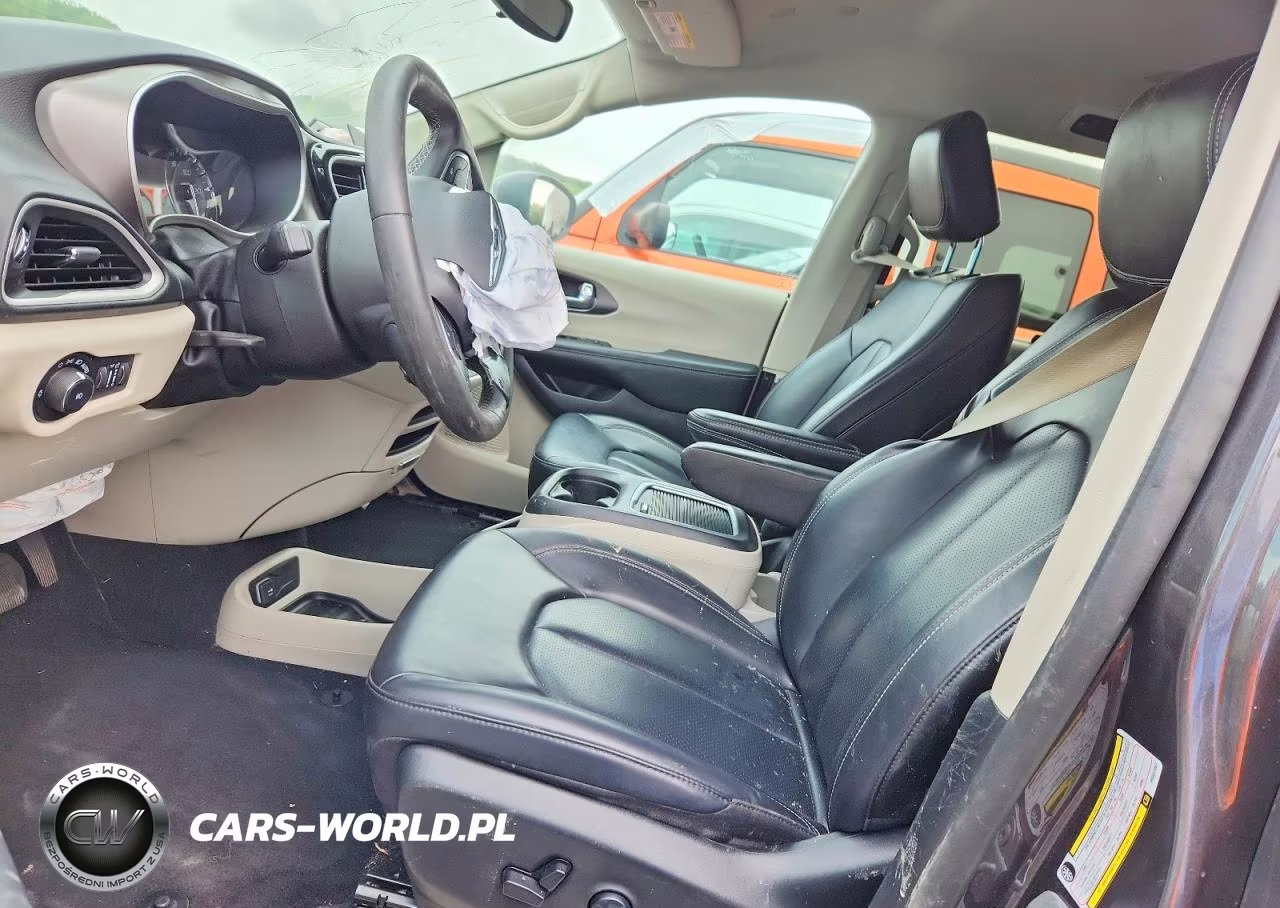 2023 Chrysler Pacifica Touring L VIN:2C4RC1BG2PR531067 - 7