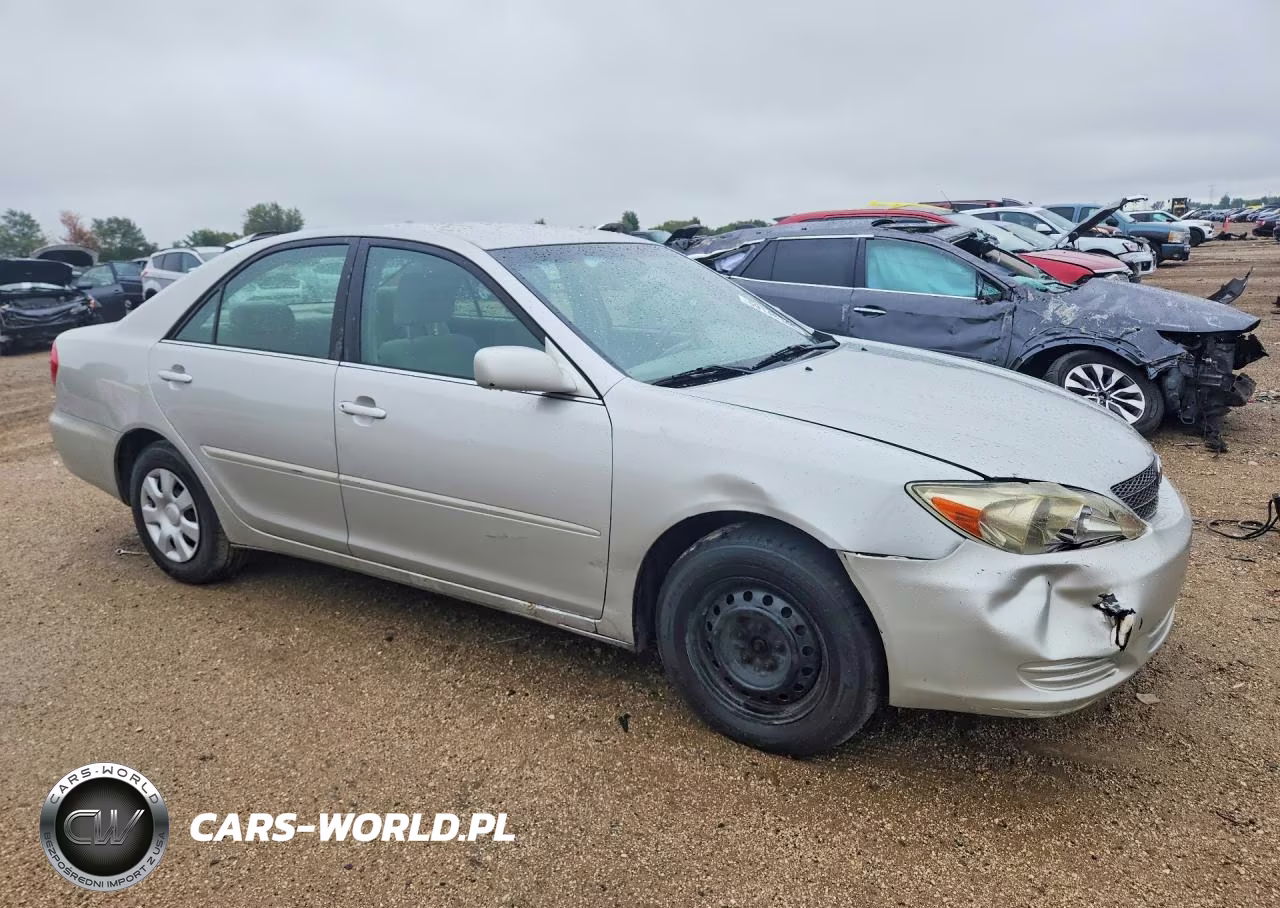 2004 Toyota Camry Le VIN:4T1BE32K84U352747 - 4