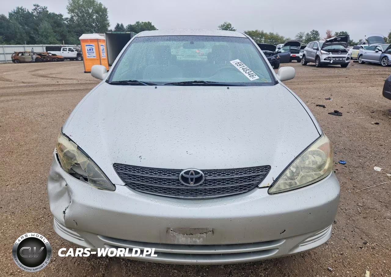 2004 Toyota Camry Le VIN:4T1BE32K84U352747 - 5