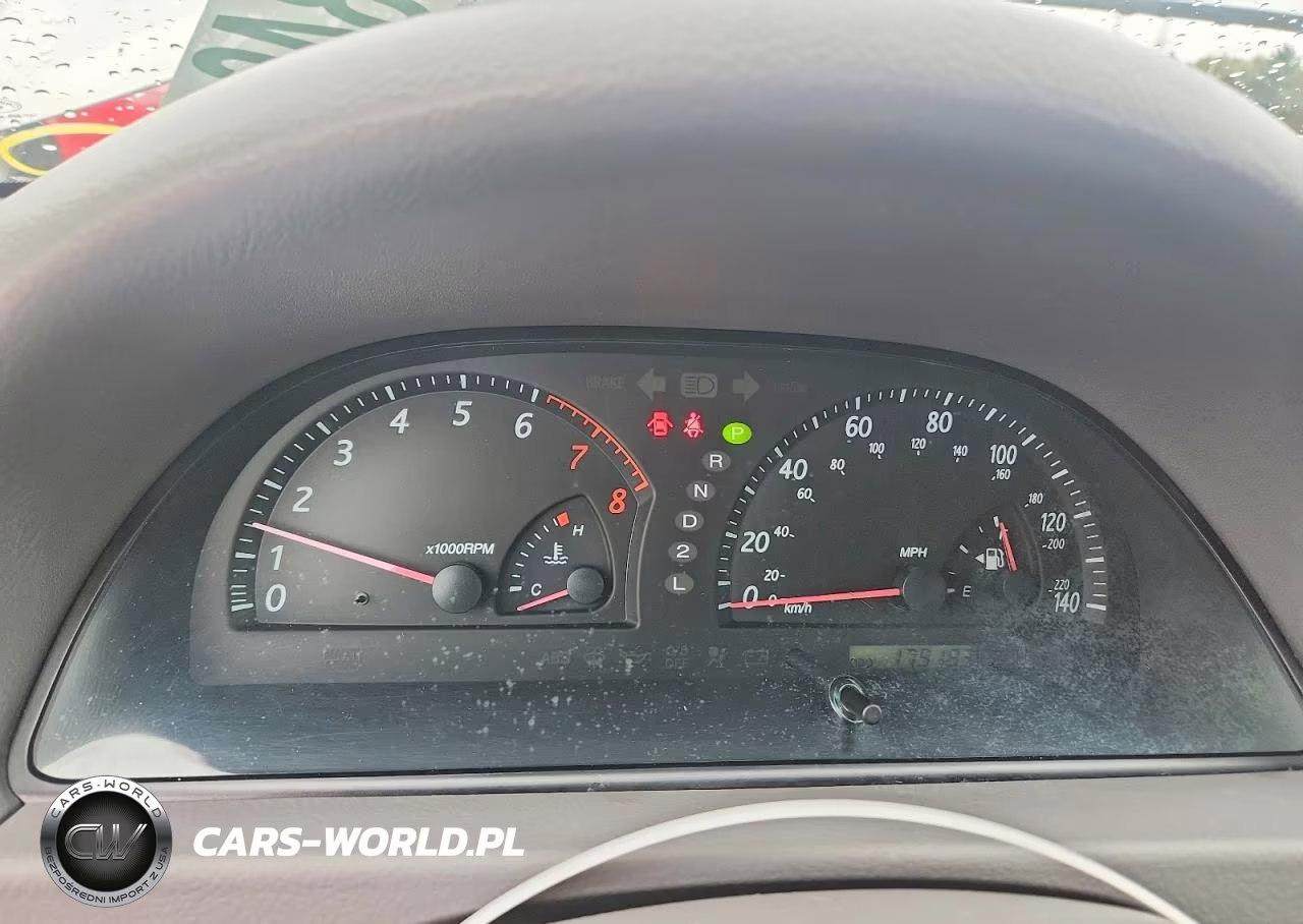 2004 Toyota Camry Le VIN:4T1BE32K84U352747 - 9