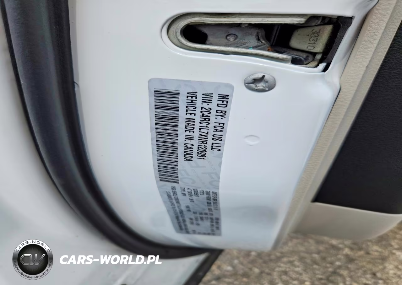2022 Chrysler Pacifica Hybrid Touring L VIN:2C4RC1L7XNR120981 - 13